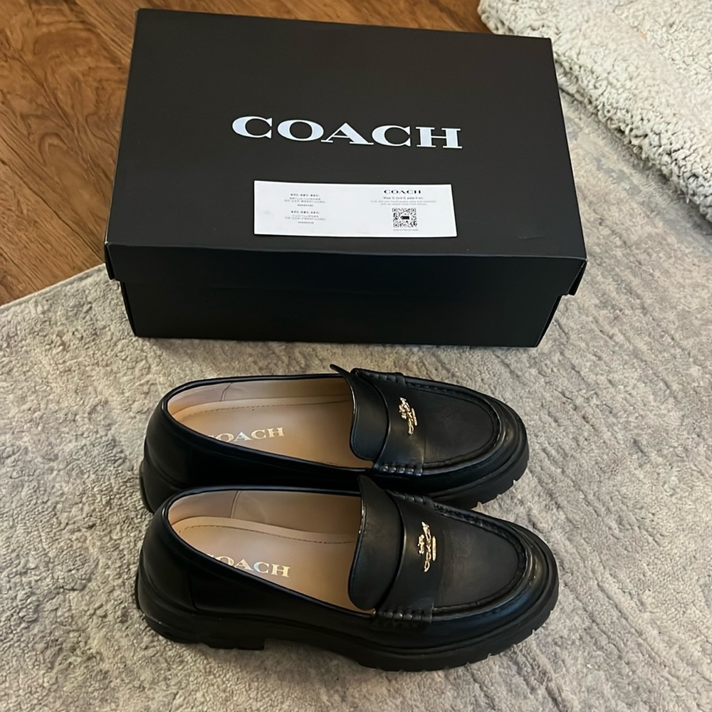 ✨COACH LOAFERS ✨